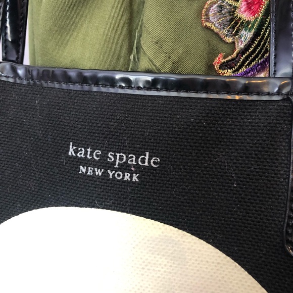 The coolest! Kate spade penguin tote bag - Picture 3 of 14